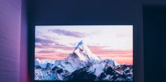 Sådan styrer du en ekstern enhed, der er tilsluttet via Anynet+ (HDMI-CEC), med fjernbetjeningen på Samsung Smart TV