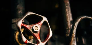 Sådan repareres en utæt vaskemaskine on/off vandventil bag vaskemaskinen