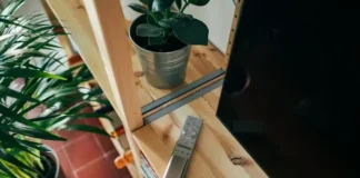 Sådan får du adgang til Samsung TV-service-menuen uden fjernbetjening