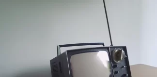 Hvad er den sorte rammeindsættelse på et tv, forklaret