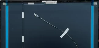 Udskiftning af dækslet til den bærbare computer, ved Lenovo IdeaPad 5 eksempel